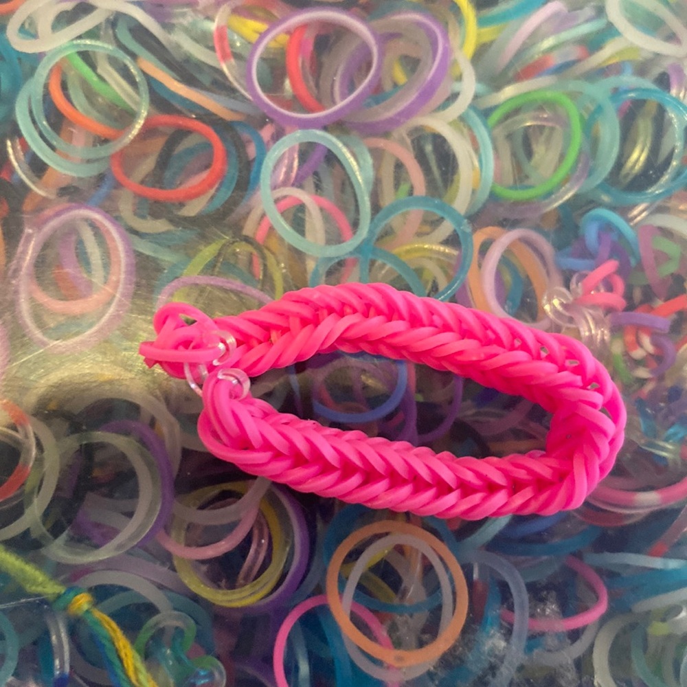 Pink loom fishtail bracelet